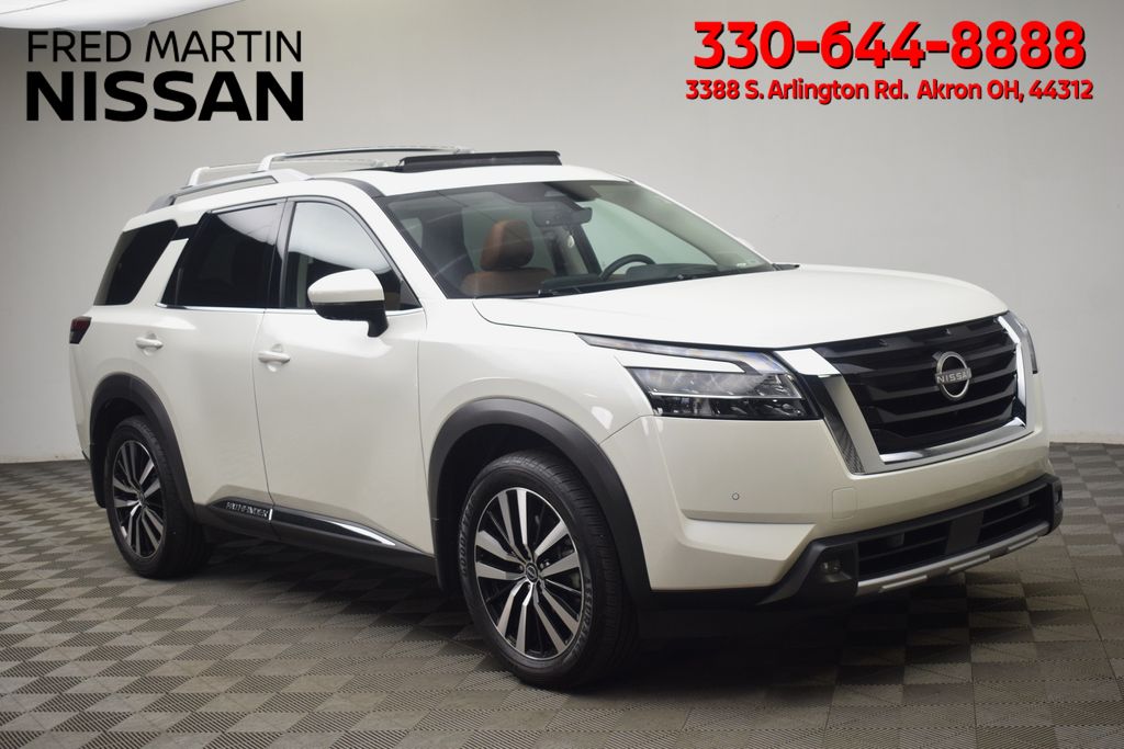 Pearl White Tricoat 2024 Nissan Pathfinder SUV / Crossover All-Wheel Drive 9-Speed Automatic