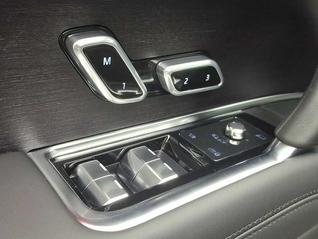 Thumbnail: 2026 Land Rover Range Rover - 20