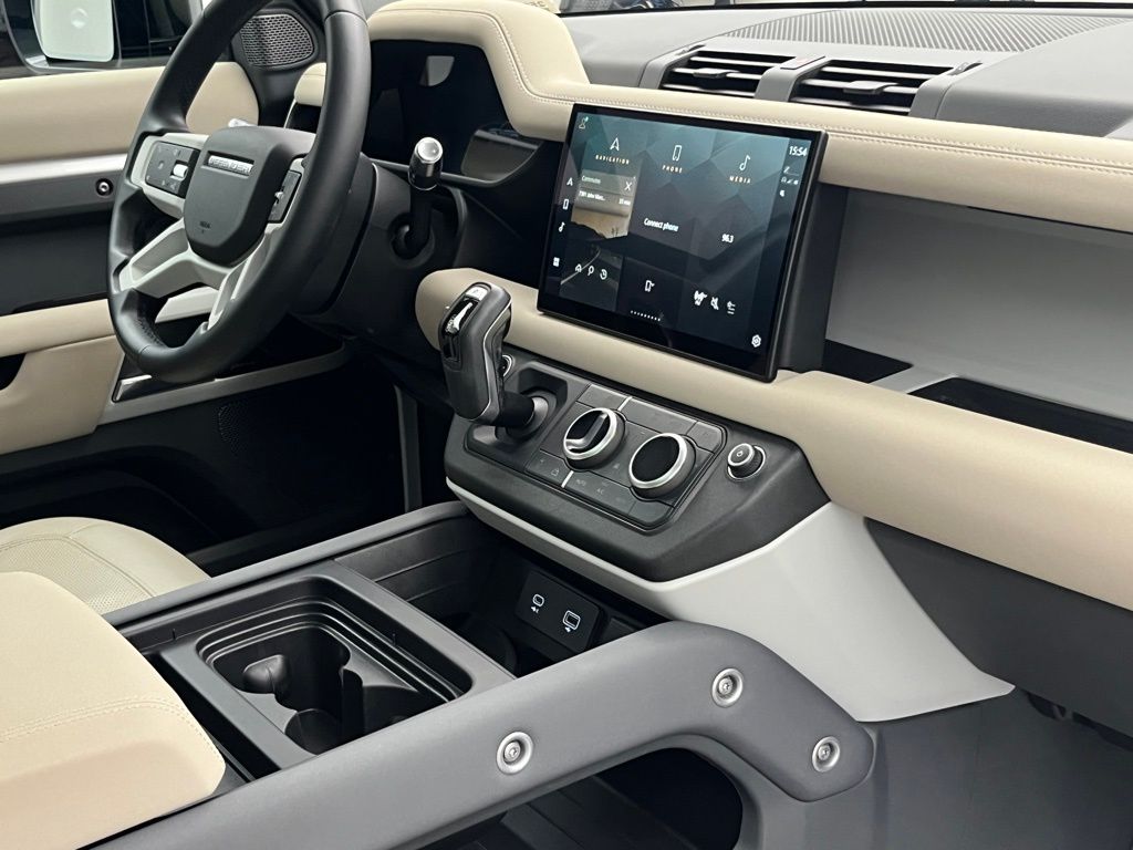 Thumbnail: 2022 Land Rover Defender - 29