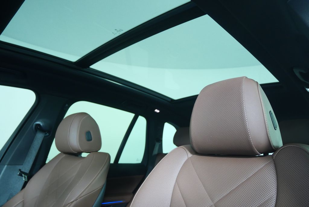 Thumbnail: 2024 BMW X5 - 11