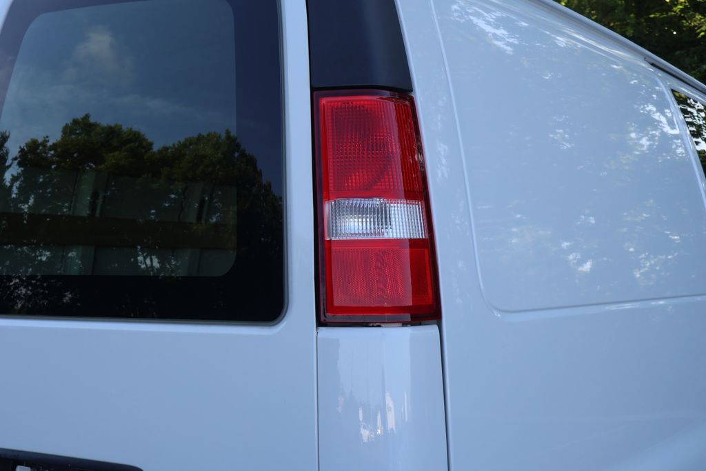Thumbnail: 2023 GMC Savana - 7