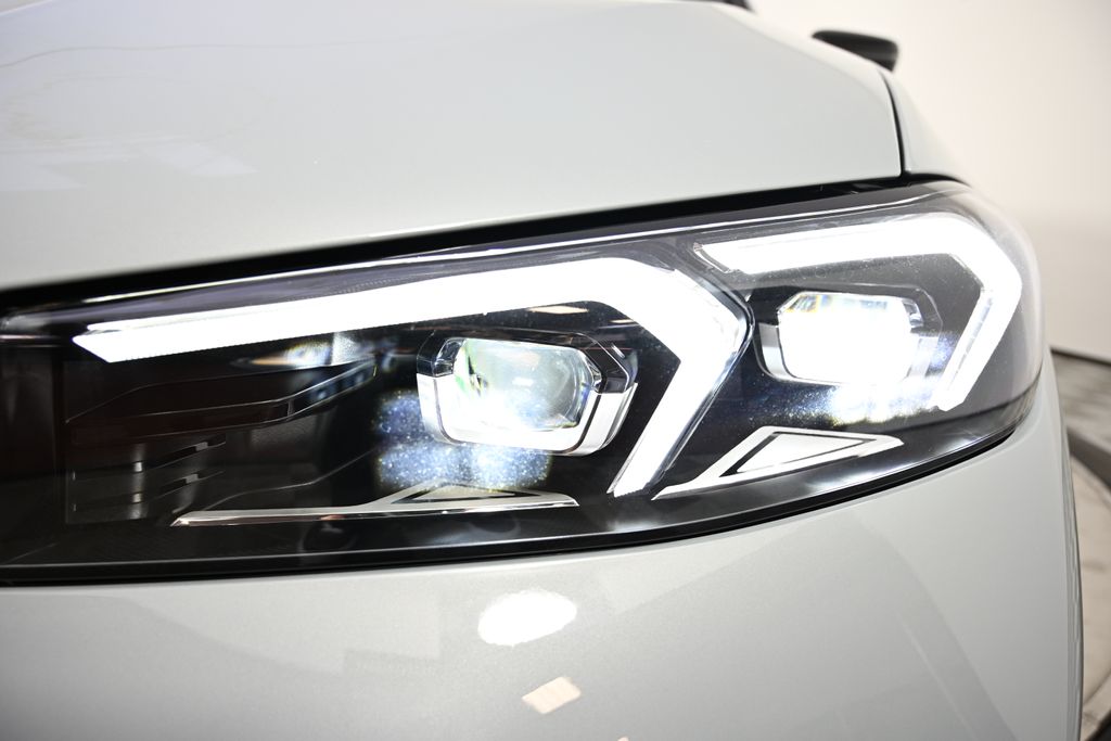 Thumbnail: 2025 BMW 3 Series - 9