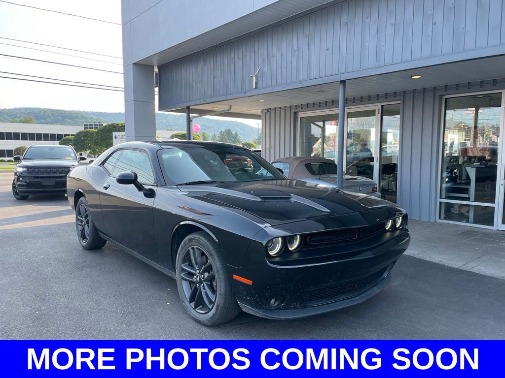  2019 Dodge Challenger SXT AWD   