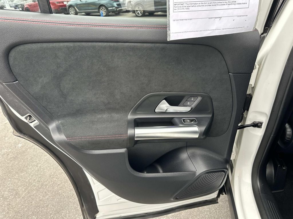 Thumbnail: 2022 Mercedes-Benz GLA - 30