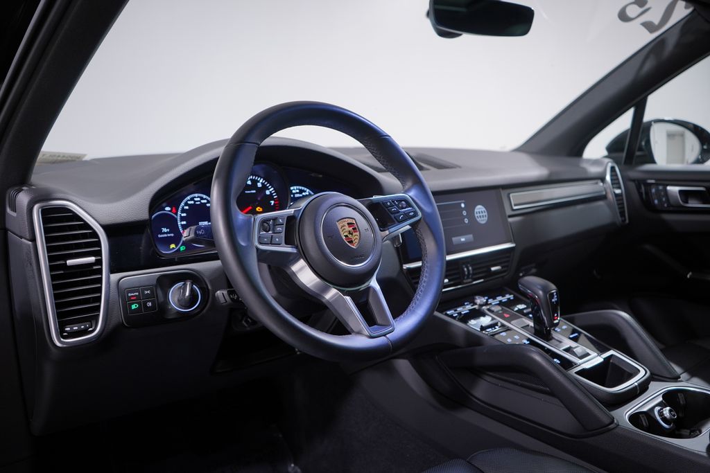 Thumbnail: 2023 Porsche Cayenne - 6