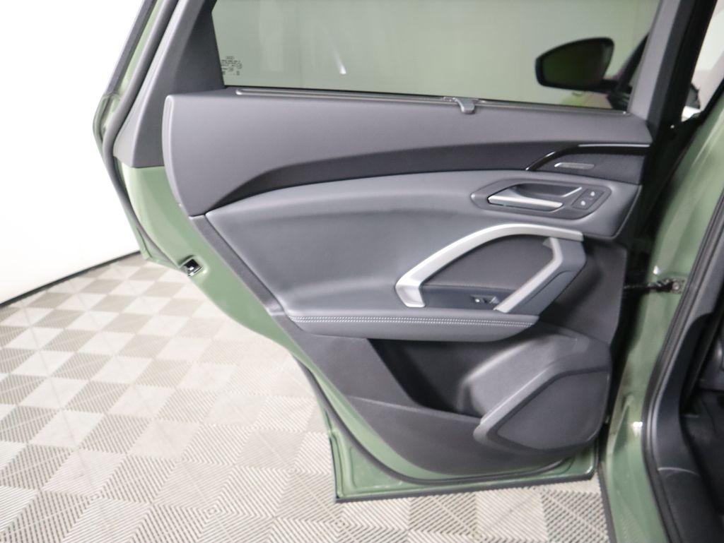 Thumbnail: 2025 Audi Q5 - 27