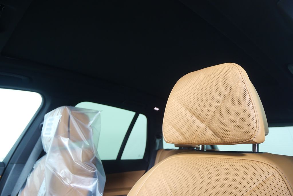 Thumbnail: 2026 BMW X5 - 12