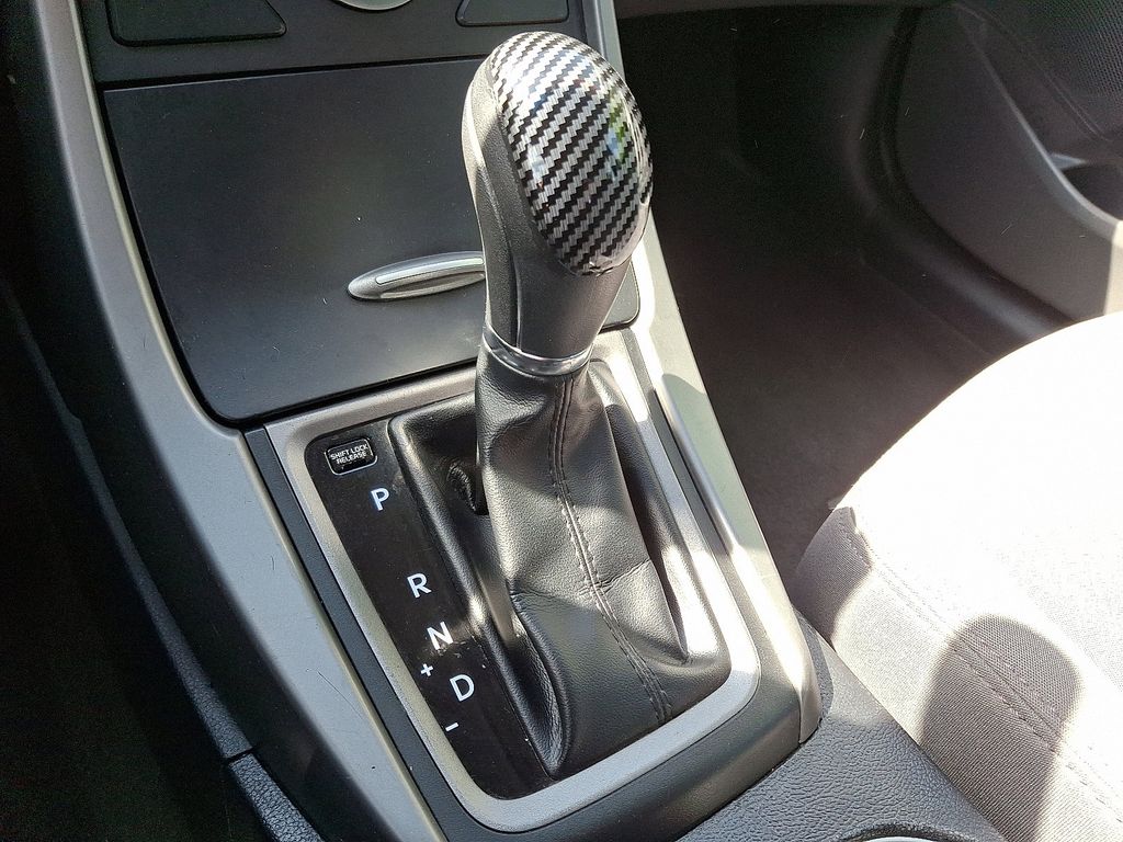 Thumbnail: 2015 Hyundai Elantra - 14