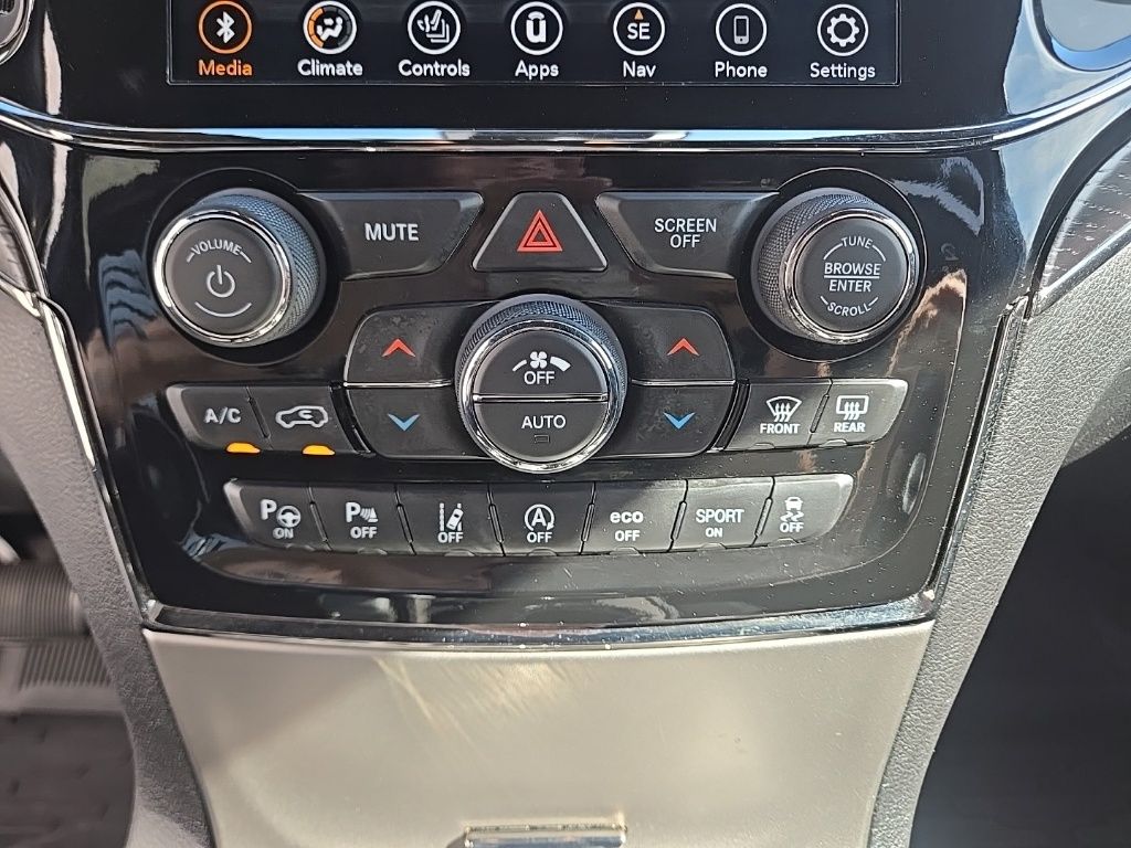 Used 2021 White Jeep High Altitude image 38