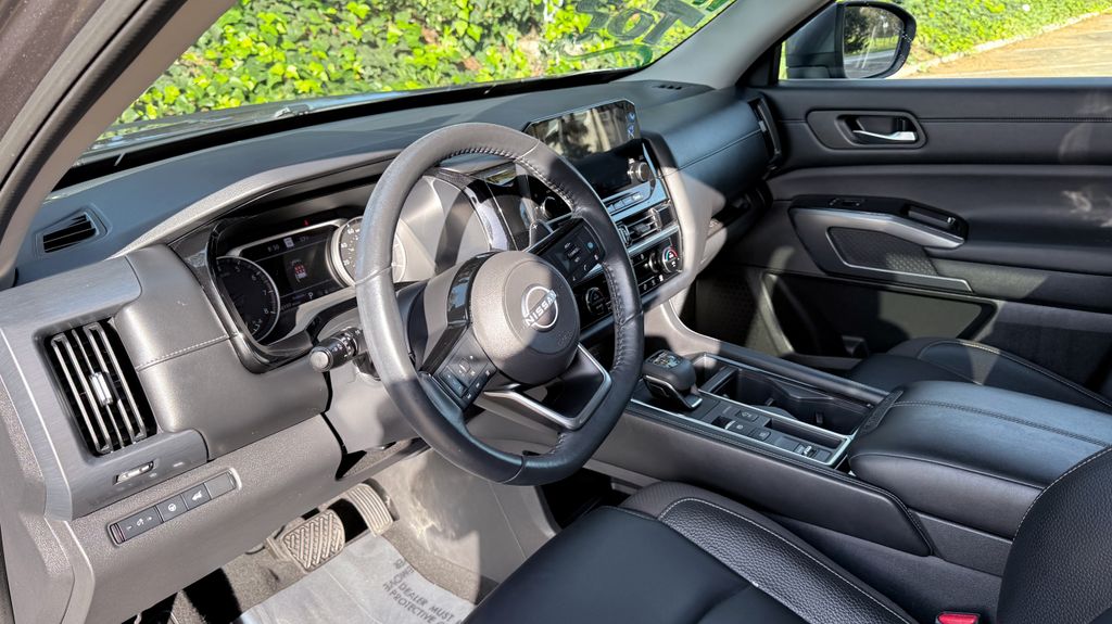 Used 2022 Nissan Pathfinder SL 4D Sport Utility