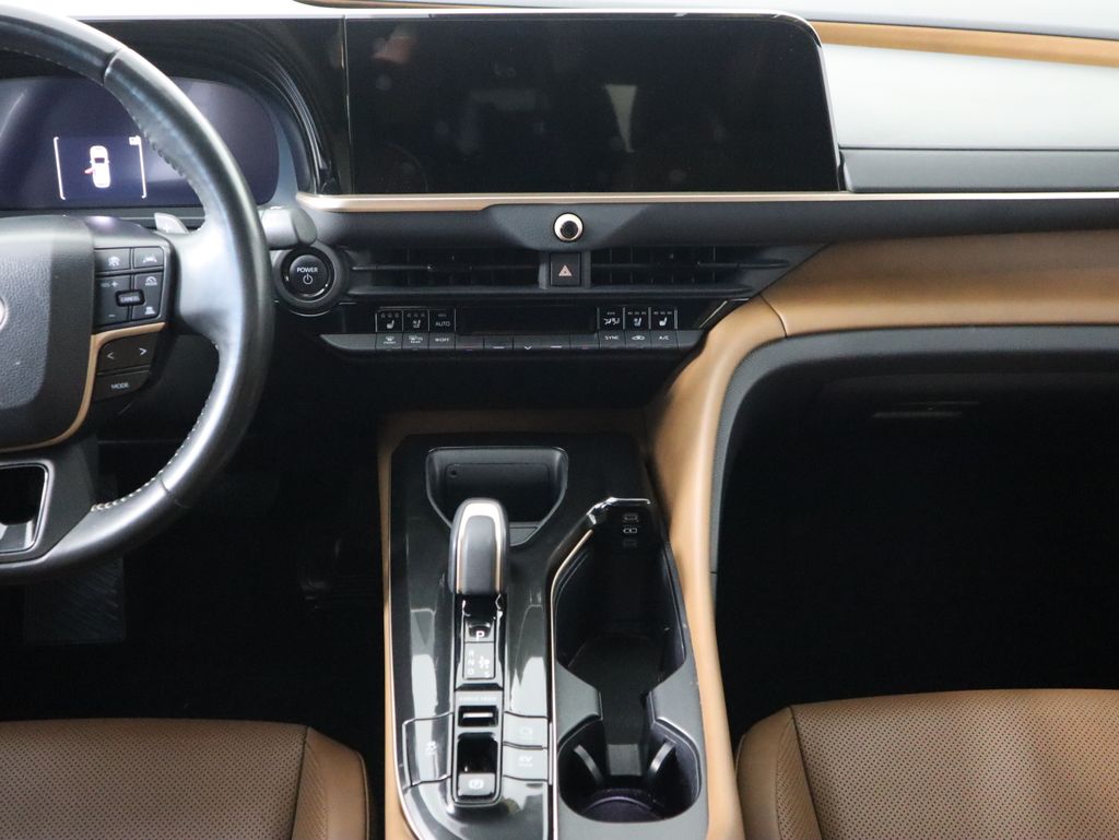 Thumbnail: 2025 Toyota Crown Signia - 14