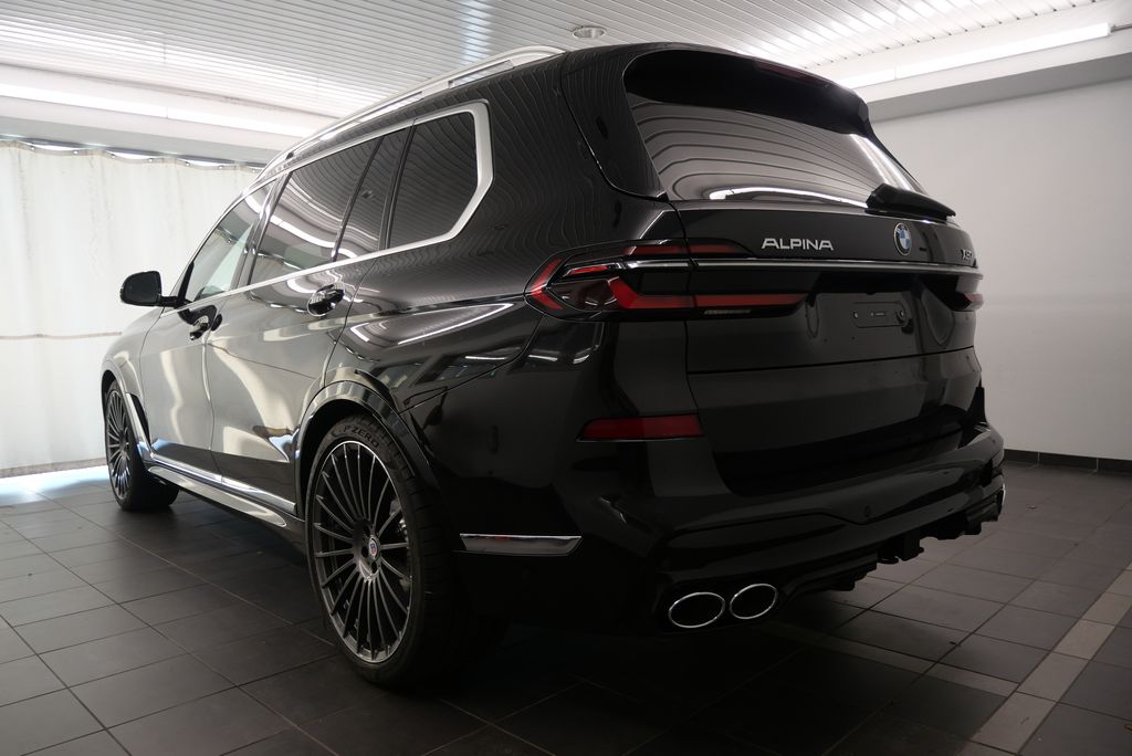 2025 BMW X7 Alpina XB7 5