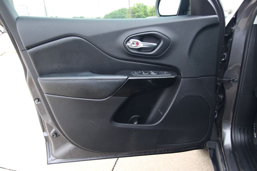 Used 2020 Jeep Cherokee SUV