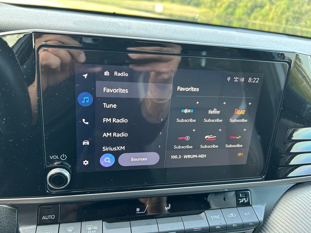 Thumbnail: 2025 Toyota Camry - 24