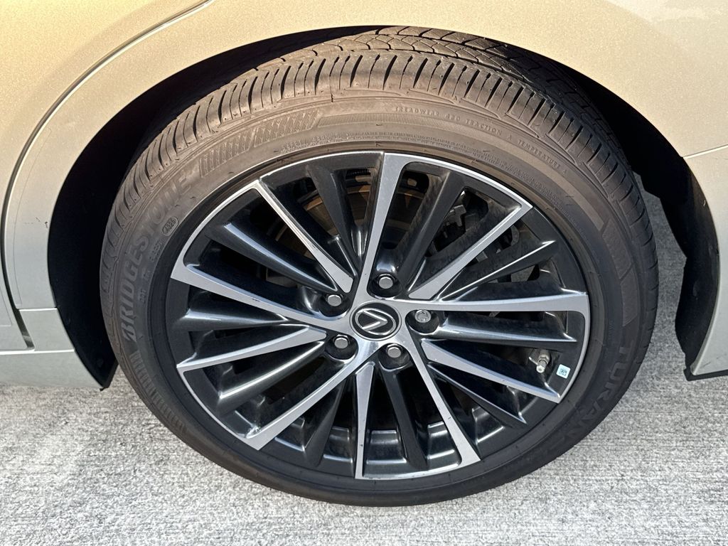 Thumbnail: 2025 Lexus ES - 31