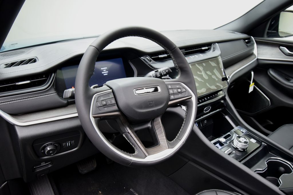 new 2026 Jeep Grand Cherokee car, priced at $45,500