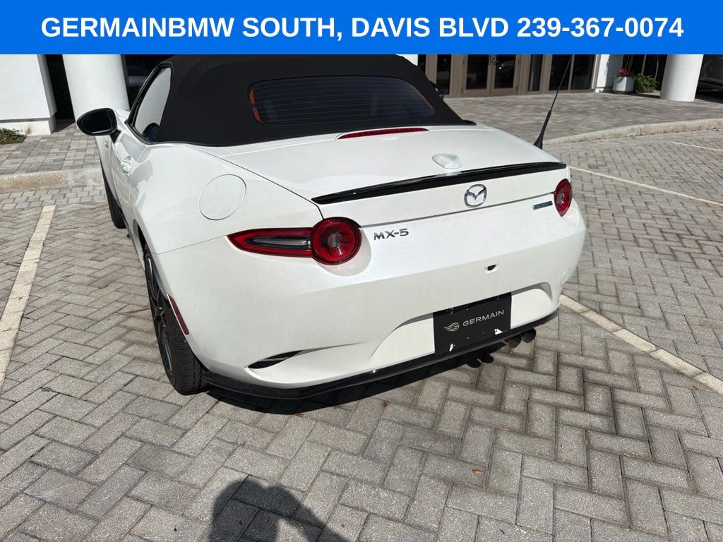 Used 2026 White Mazda Club image 23