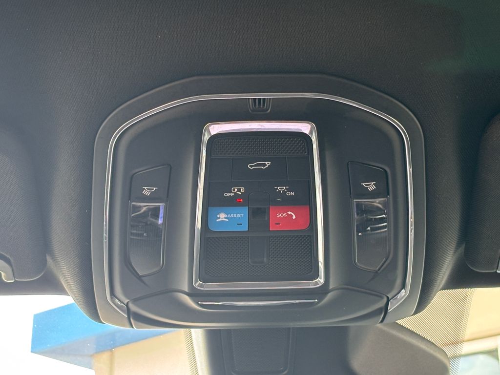 Thumbnail: 2022 Jeep Wagoneer - 20