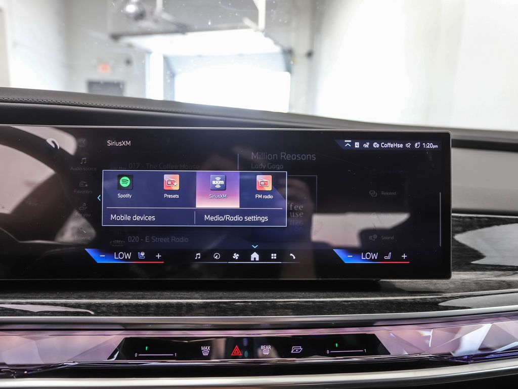 Thumbnail: 2025 BMW i7 - 16