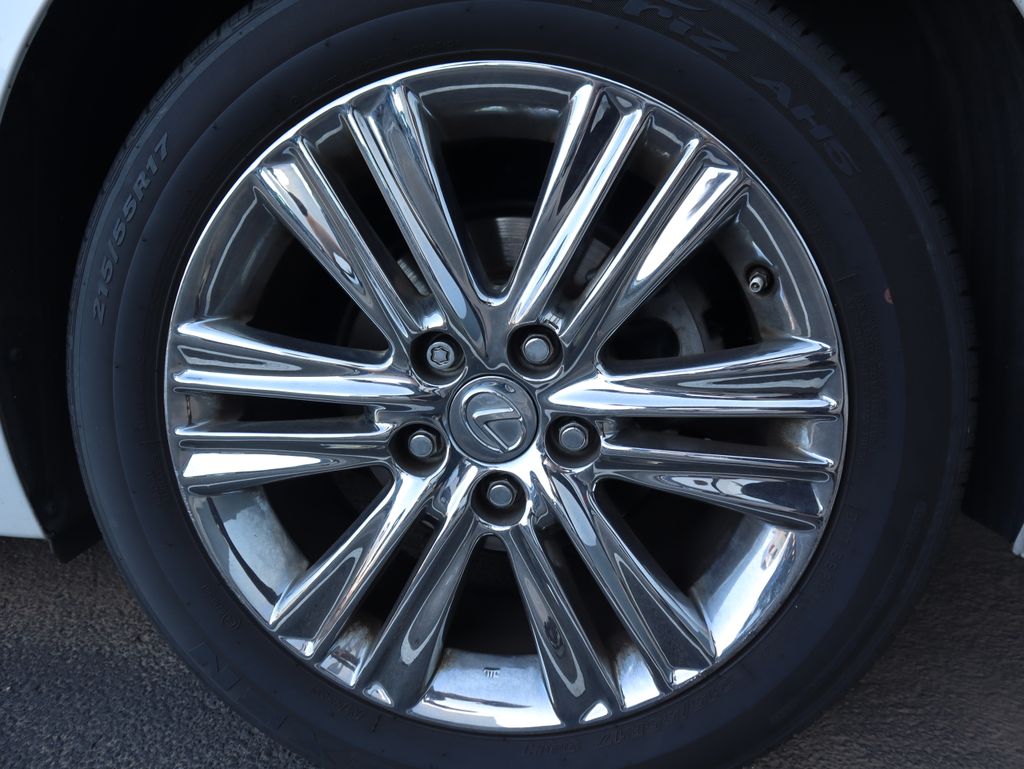 Thumbnail: 2013 Lexus ES - 14