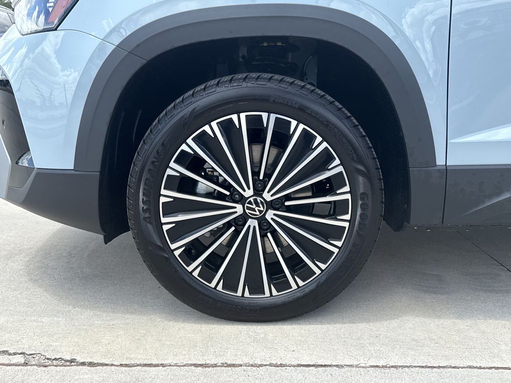 2026 Volkswagen Taos 1.5T SE Gray at DeMontrond Auto Country
