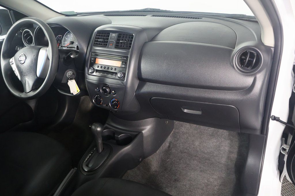 Thumbnail: 2015 Nissan Versa - 9