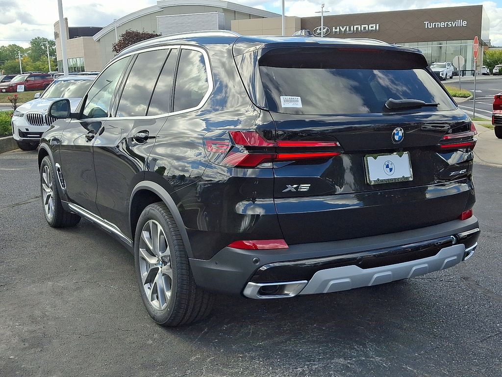 Thumbnail: 2026 BMW X5 - 3