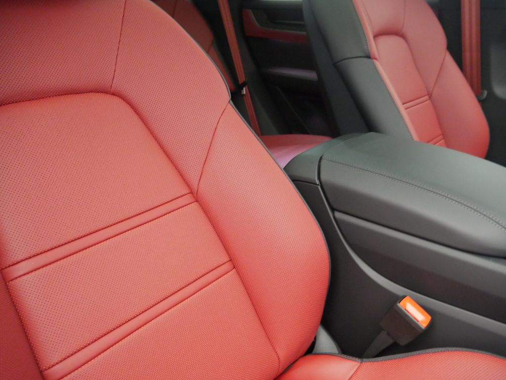 Thumbnail: 2026 Porsche Cayenne - 32