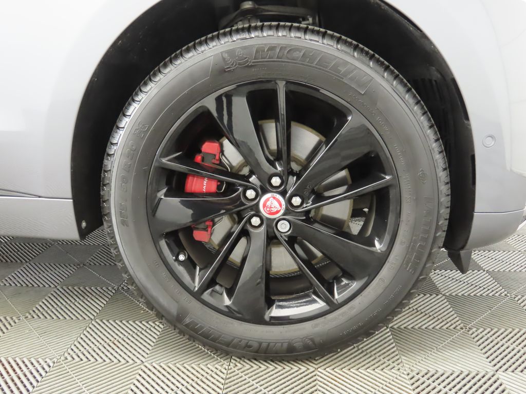 Thumbnail: 2021 Jaguar F-Pace - 31