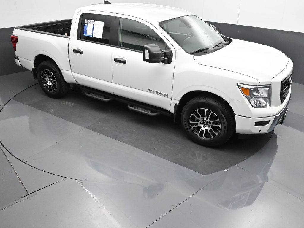 2024 Nissan Titan SV