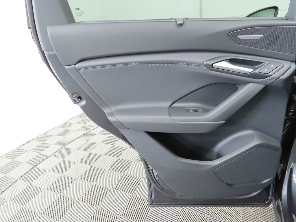 2025 Audi Q6 e-tron Premium 26
