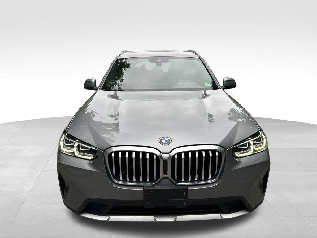 Used 2023 Gray BMW xDrive30i image 9