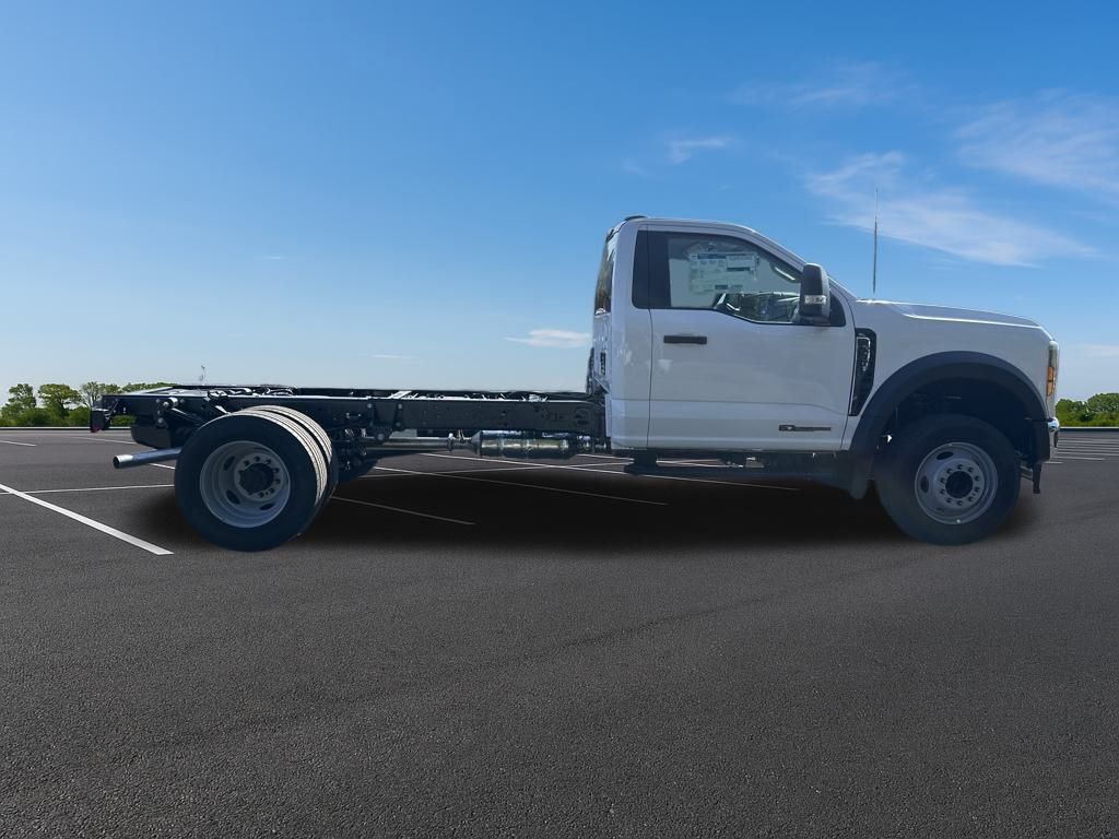 New 2025 Ford Super Duty F-600 Chassis Regular Cab (DRW) 169" Wheelbase XL