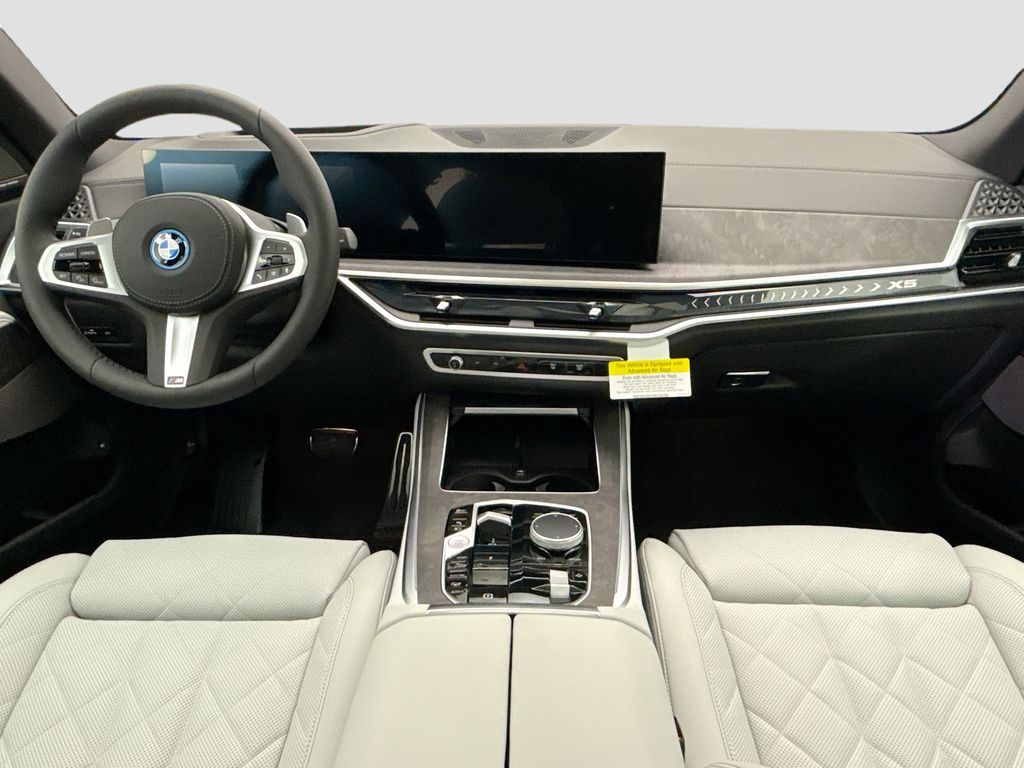Thumbnail: 2026 BMW X5 - 13