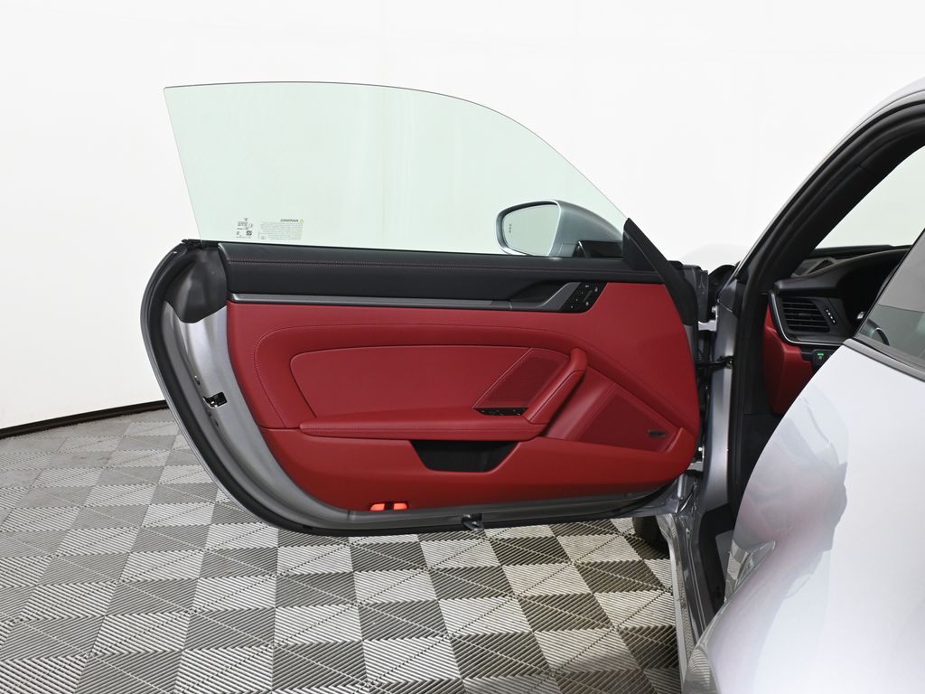 Thumbnail: 2026 Porsche 911 - 29