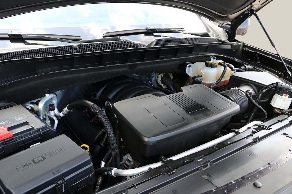Used 2025 Gray Chevrolet LT image 10
