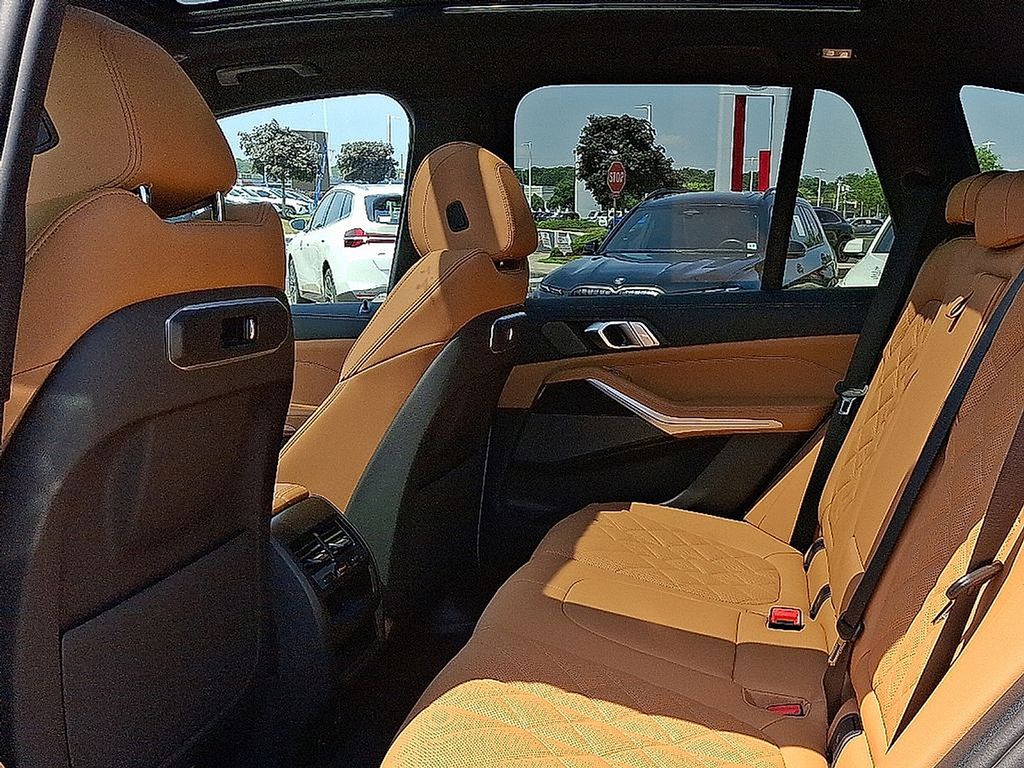 Thumbnail: 2026 BMW X5 - 11