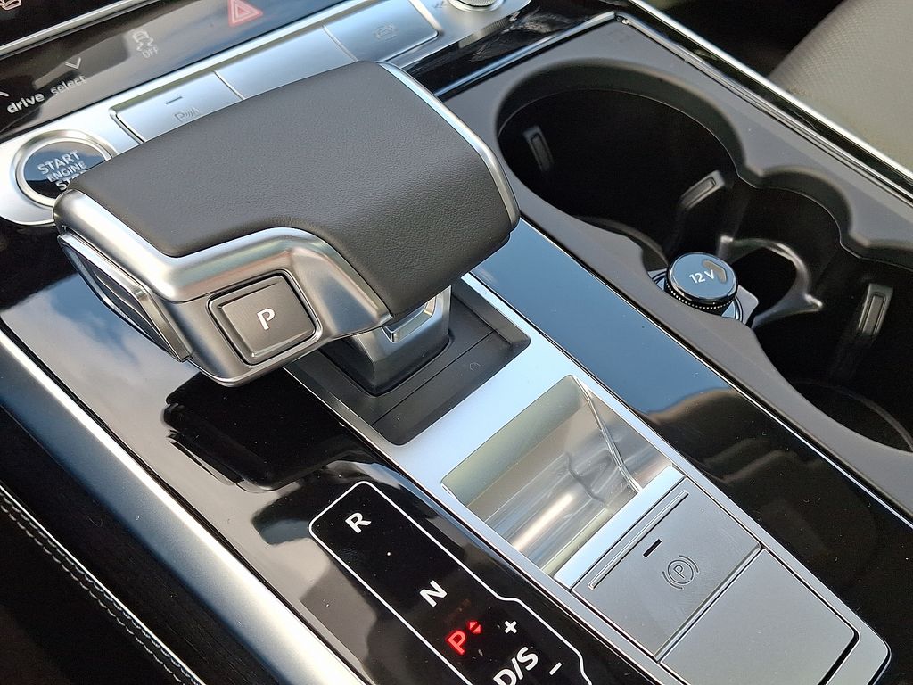 Thumbnail: 2025 Audi Q7 - 12