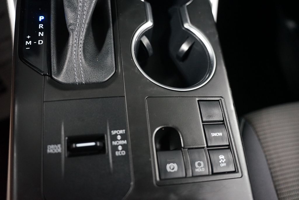 Thumbnail: 2023 Toyota Highlander - 23