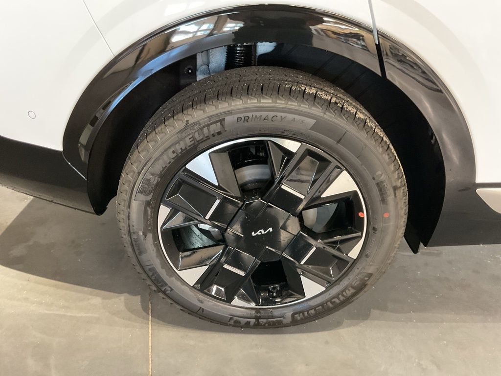 New 2026 White Kia SX-Prestige image 22