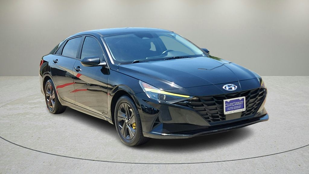 Onyx Black 2023 Hyundai Elantra Sedan Front-Wheel Drive Continuously Variable Transmission