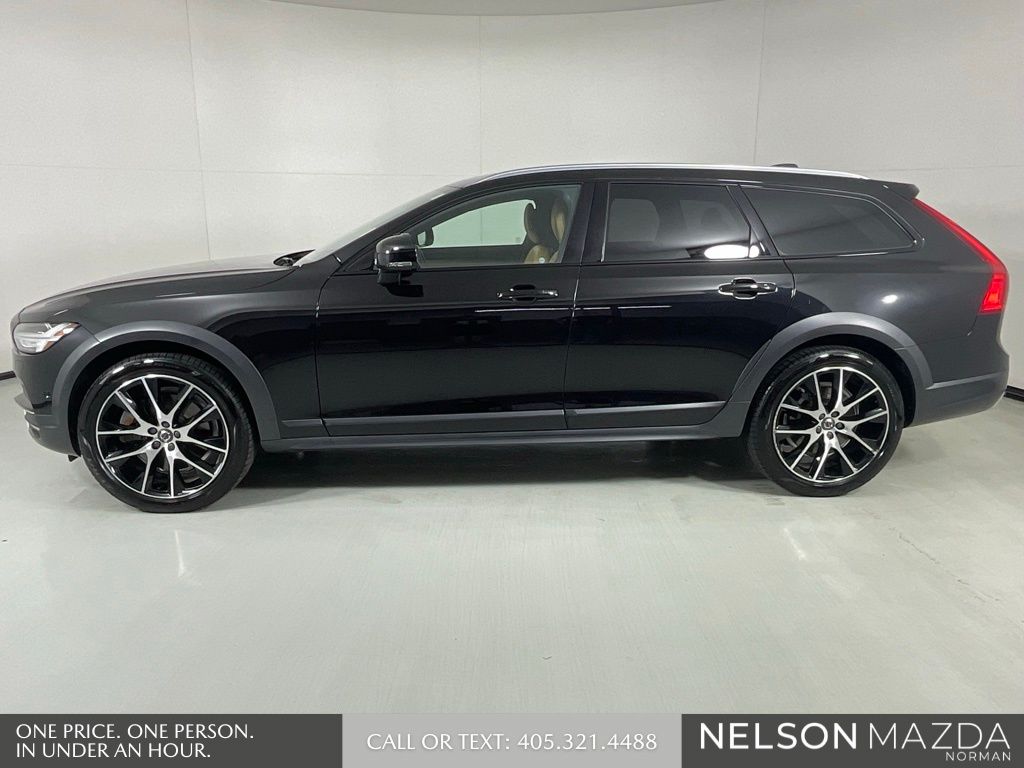 Used 2018 Black Volvo T6 AWD image 9