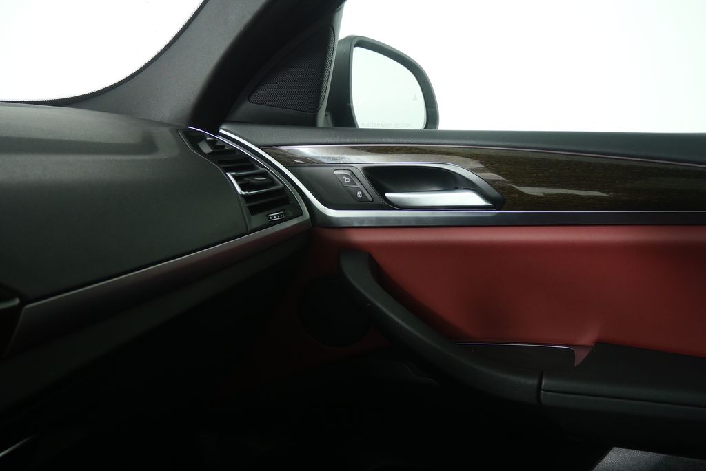 Thumbnail: 2025 BMW X4 - 30