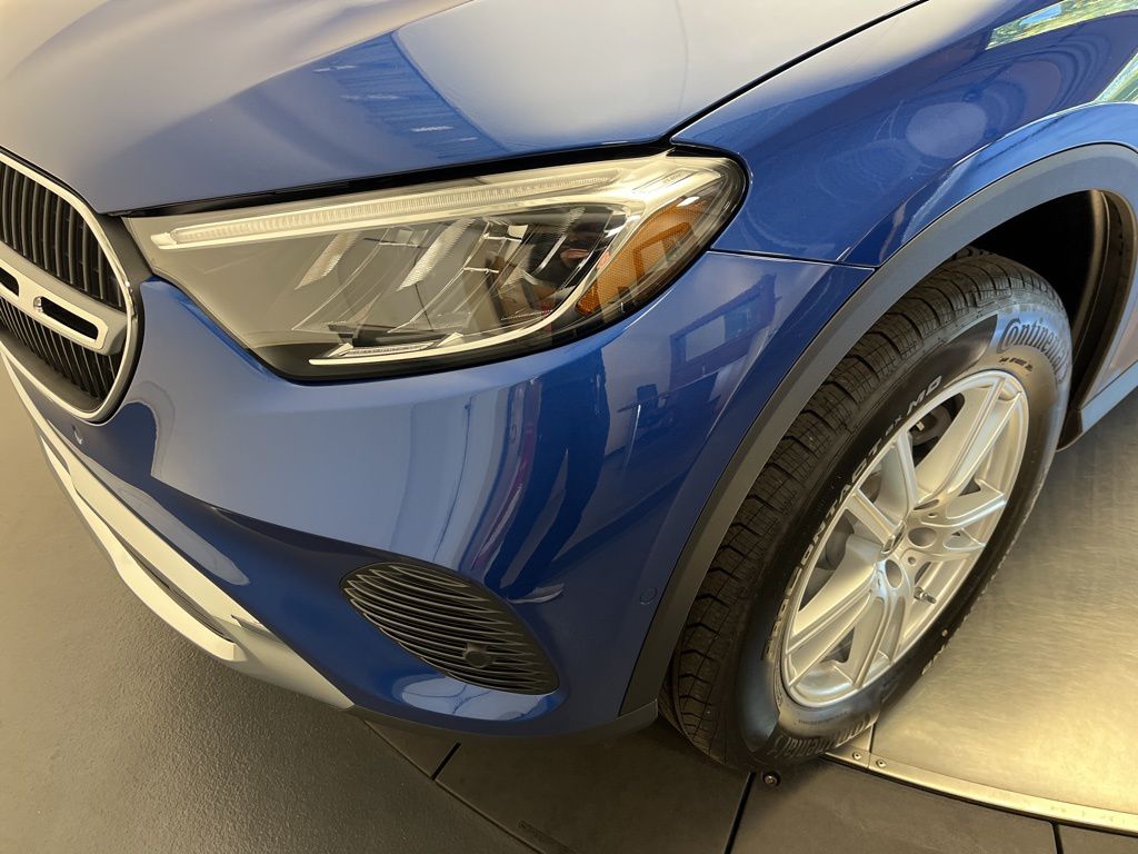 Thumbnail: 2026 Mercedes-Benz GLC - 9