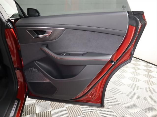 Thumbnail: 2026 Audi RS Q8 - 29