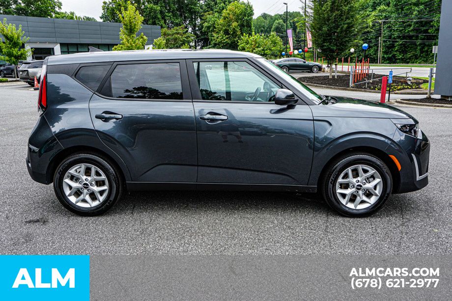 Used 2025 Gray Kia LX image 8
