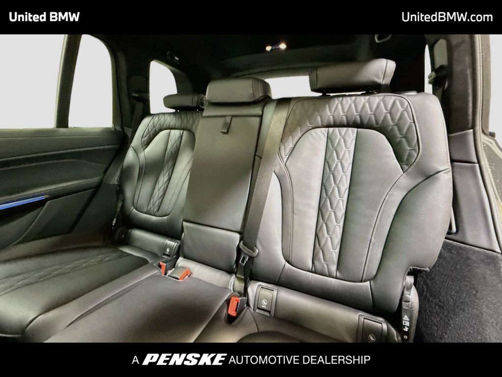 Thumbnail: 2026 BMW X7 - 20