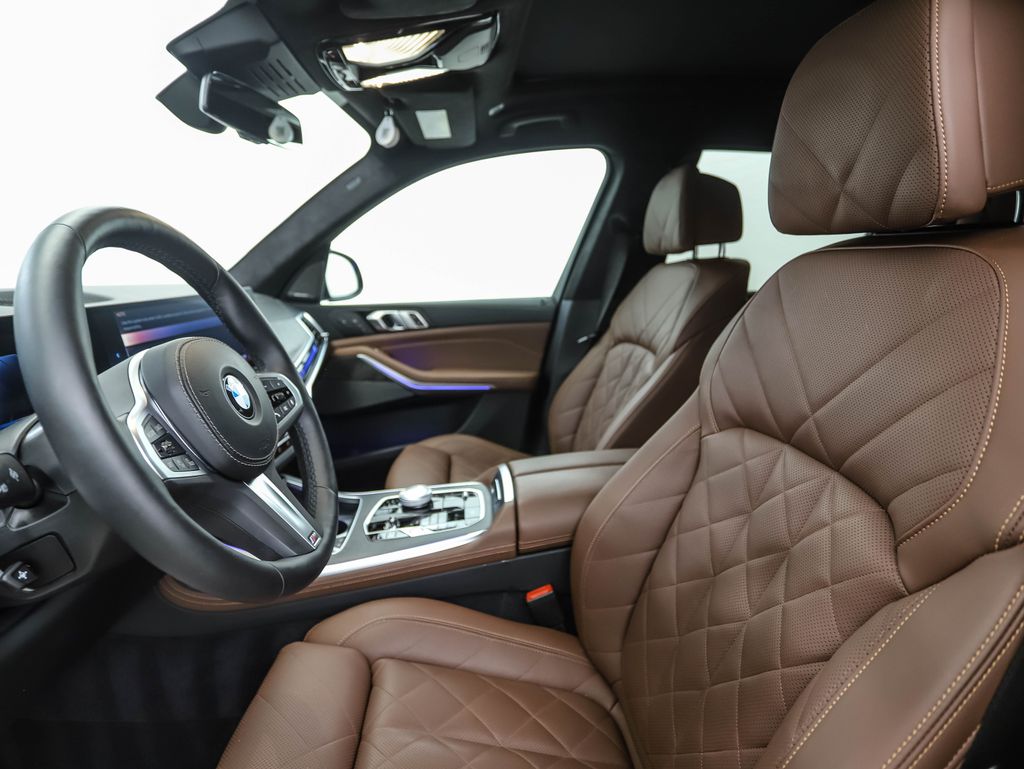 Thumbnail: 2024 BMW X7 - 11
