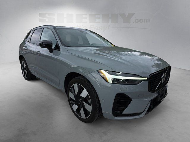 Used 2024 Gray Volvo T8 Plus Dark Theme image 2