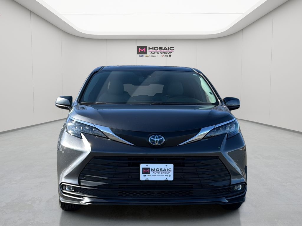 Used 2025 Toyota Sienna XLE with VIN 5TDYRKECXSS238770 for sale in Zumbrota, Minnesota